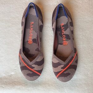 NWOT Rothy’s Daily Flat Camo Women’s Flats
